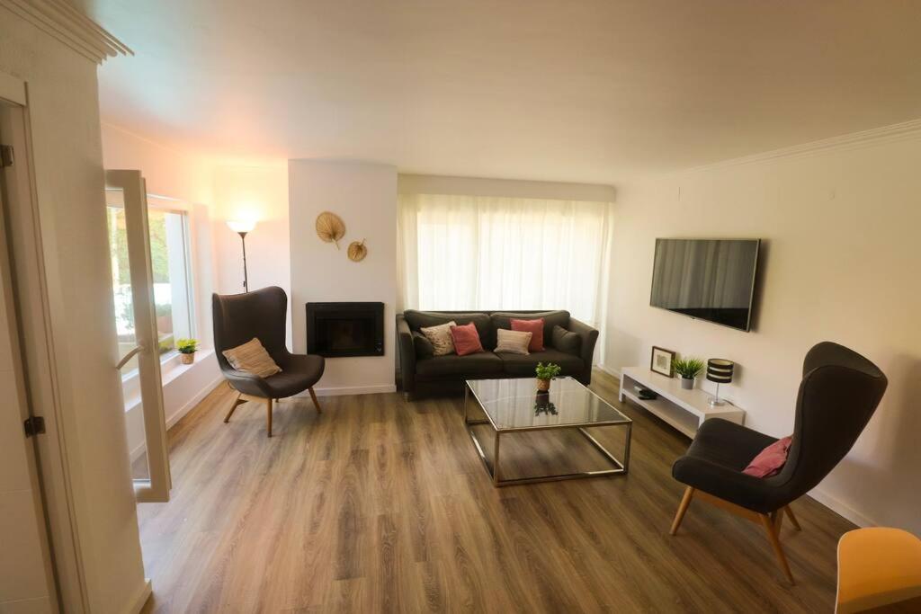 Cascais Getaway With A Shared Pool Apartment Ngoại thất bức ảnh